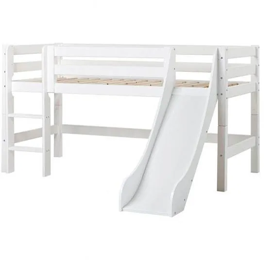 Hoppekids ECO Luxury halvhöjd säng med rutschkana och stege - 120x1200